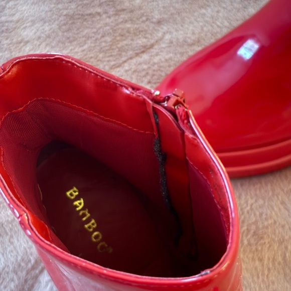 Red Platform boots | faux patent leather - Picture 4 of 4